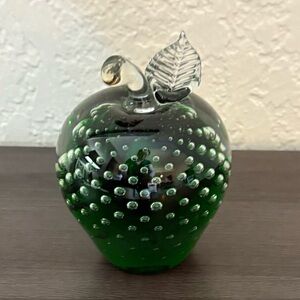 Vintage 1986 The Glass Eye Studio Controlled Bubble Glass Apple Paperweight